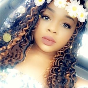 Meet your Posher, Candace